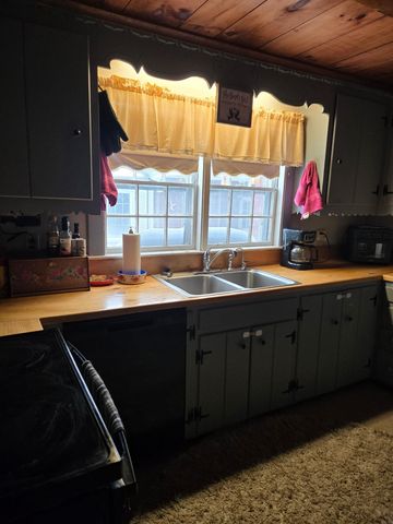 26 Pike Street, Epping, NH 03042