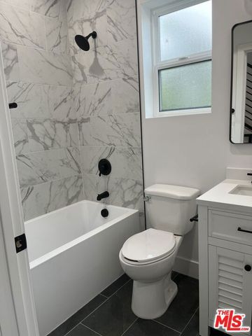 212 E 29th Street 216, Los Angeles, CA 90011