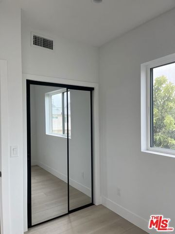 212 E 29th Street 216, Los Angeles, CA 90011