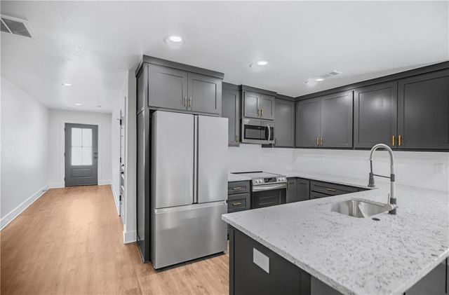 1102 Lockheed Street, Bentonville, AR 72712