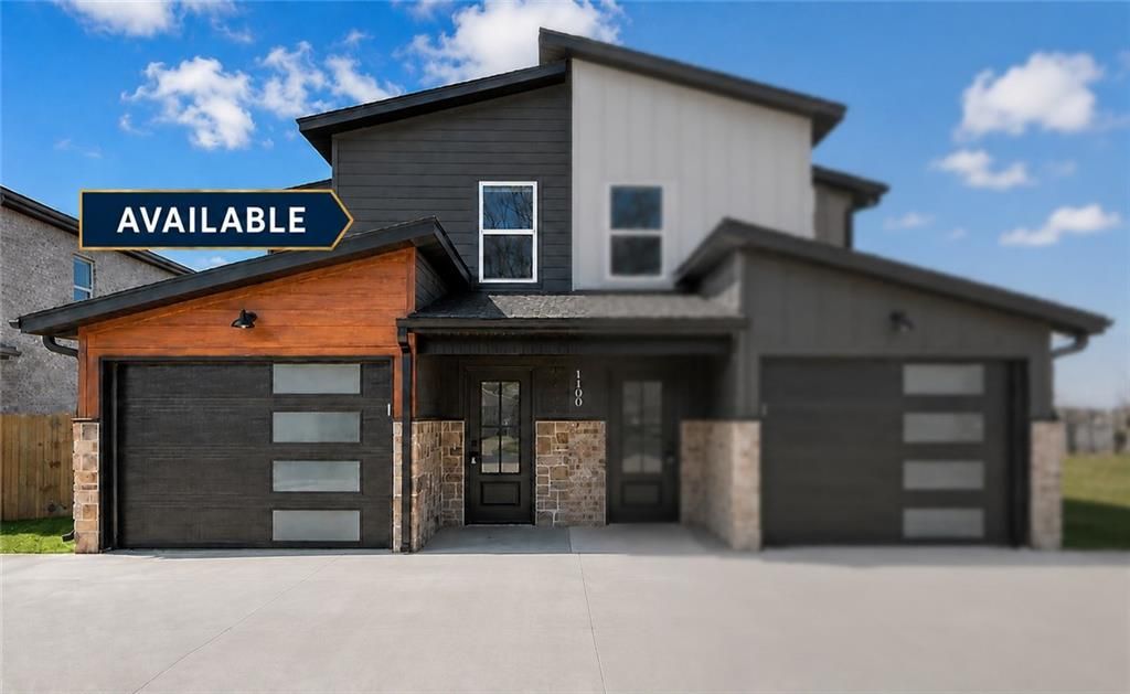 1102 Lockheed Street, Bentonville, AR 72712