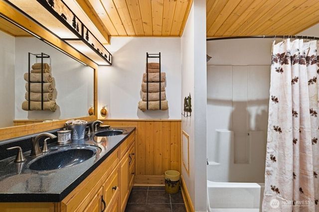 16221 Birch Way E, Greenwater, WA 98022