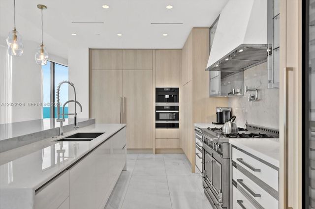 17901 Collins Ave 1801, Sunny Isles Beach, FL 33160