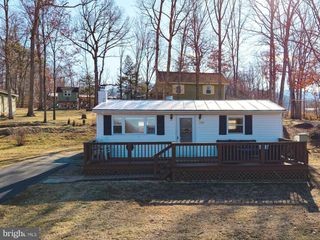 1553 REDMAN STORE RD, Luray, VA 22835