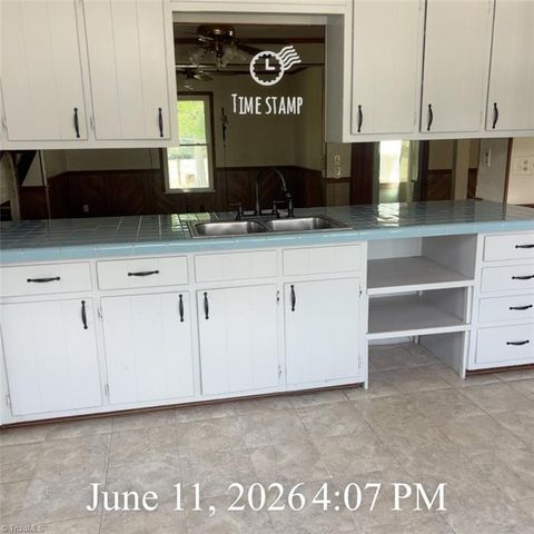 4470 Burton Road, Thomasville, NC 27360