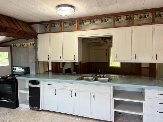4470 Burton Road, Thomasville, NC 27360