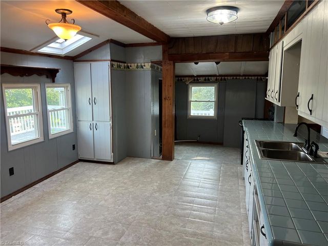 4470 Burton Road, Thomasville, NC 27360