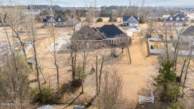 1427 Canter Way, Ayden, NC 28513