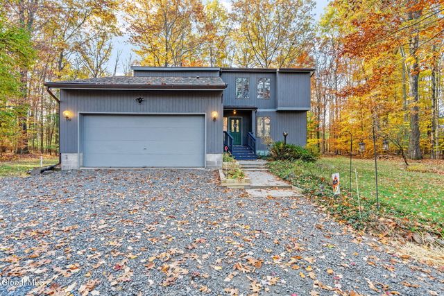 272 Moe Road, Clifton Park, NY 12065