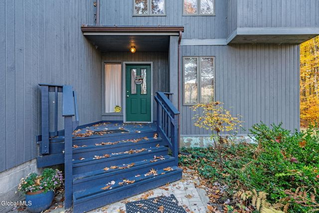 272 Moe Road, Clifton Park, NY 12065