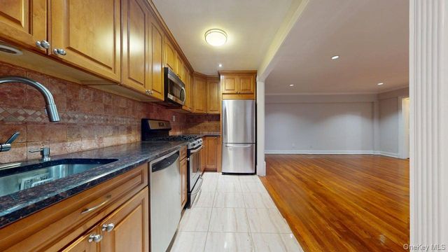 105-15 66TH Road 2F, Forest Hills, NY 11375