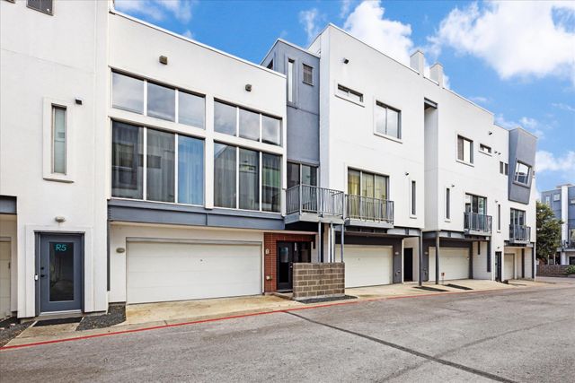 4801 S Congress Ave R4, Austin, TX 78745