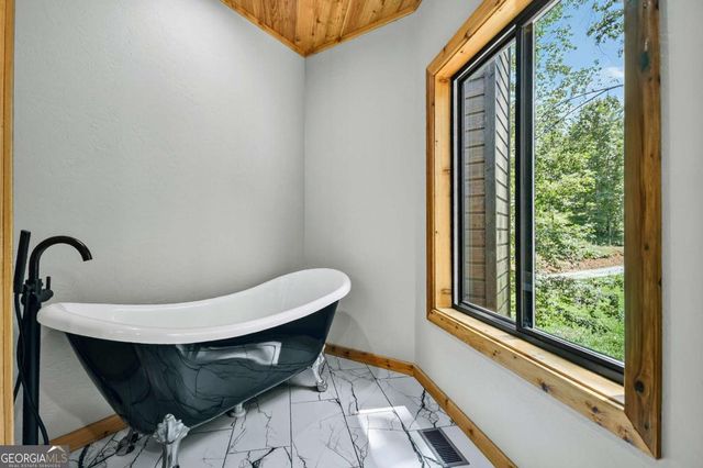 107 Dogwood Hills Way, Morganton, GA 30560