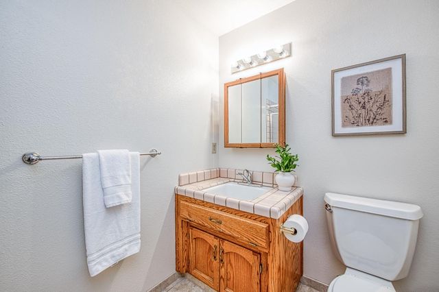 753 Bedford Avenue, Clovis, CA 93611