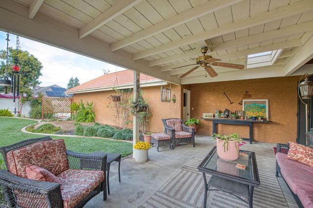 753 Bedford Avenue, Clovis, CA 93611