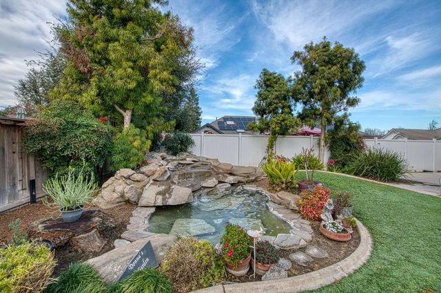 753 Bedford Avenue, Clovis, CA 93611