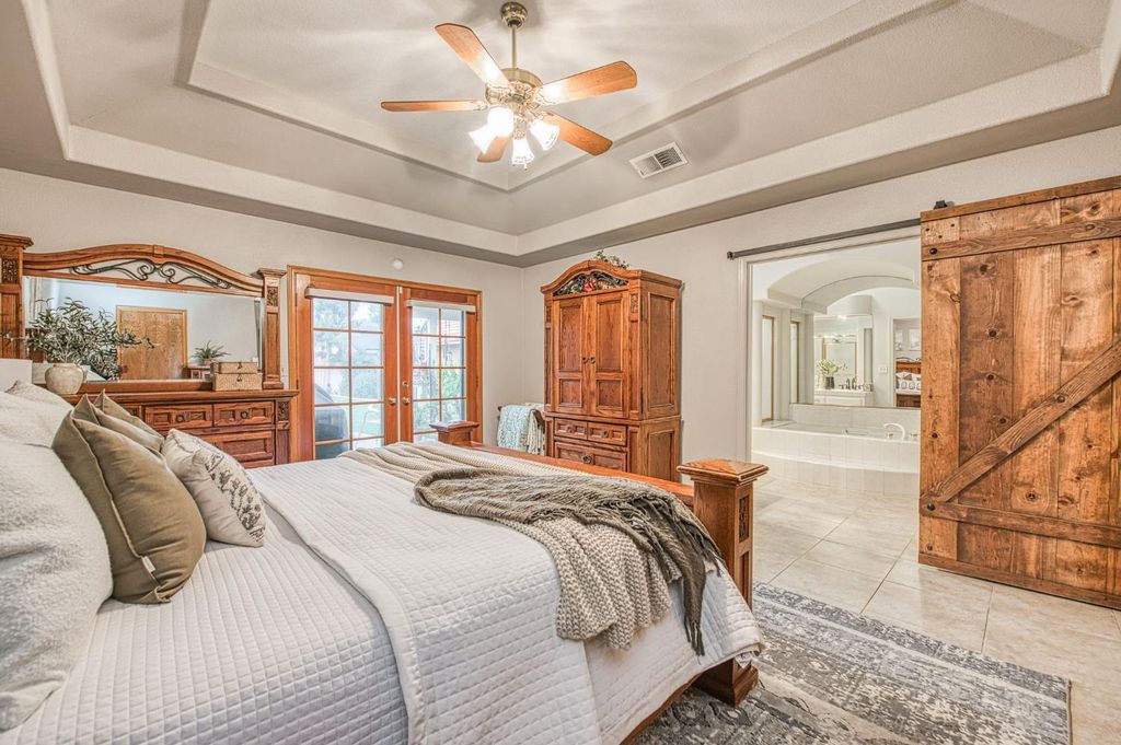 Image 10 of property listing at 753 Bedford Avenue, Clovis, CA 93611