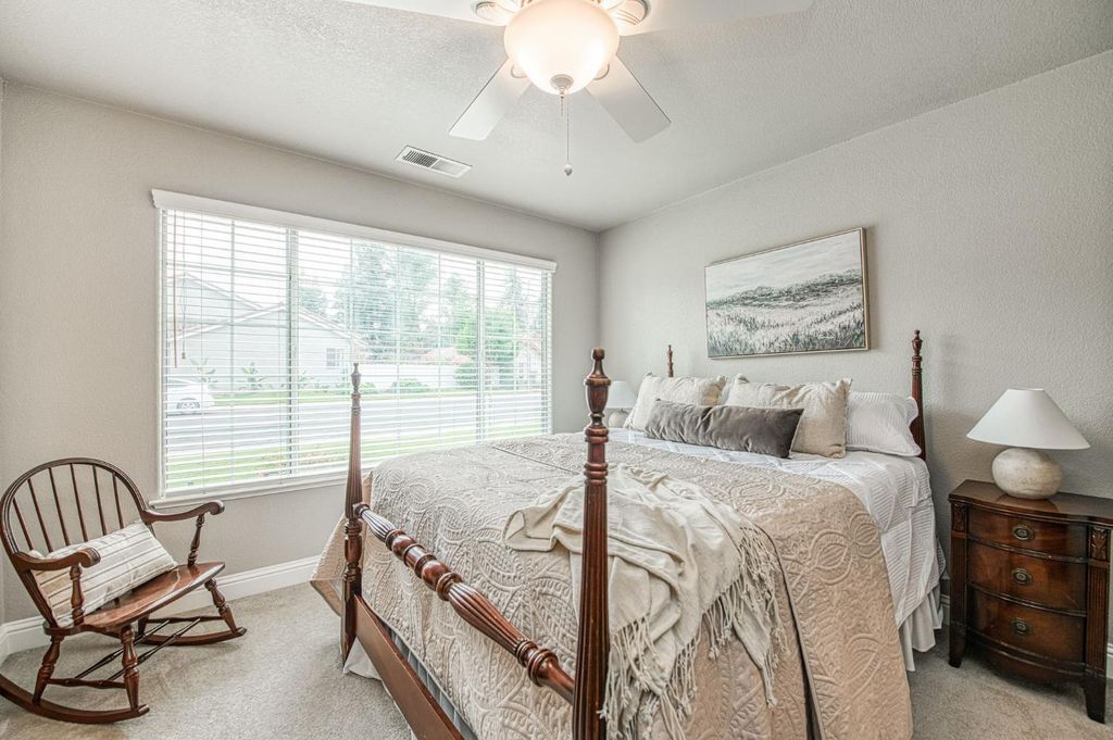 Image 20 of property listing at 753 Bedford Avenue, Clovis, CA 93611