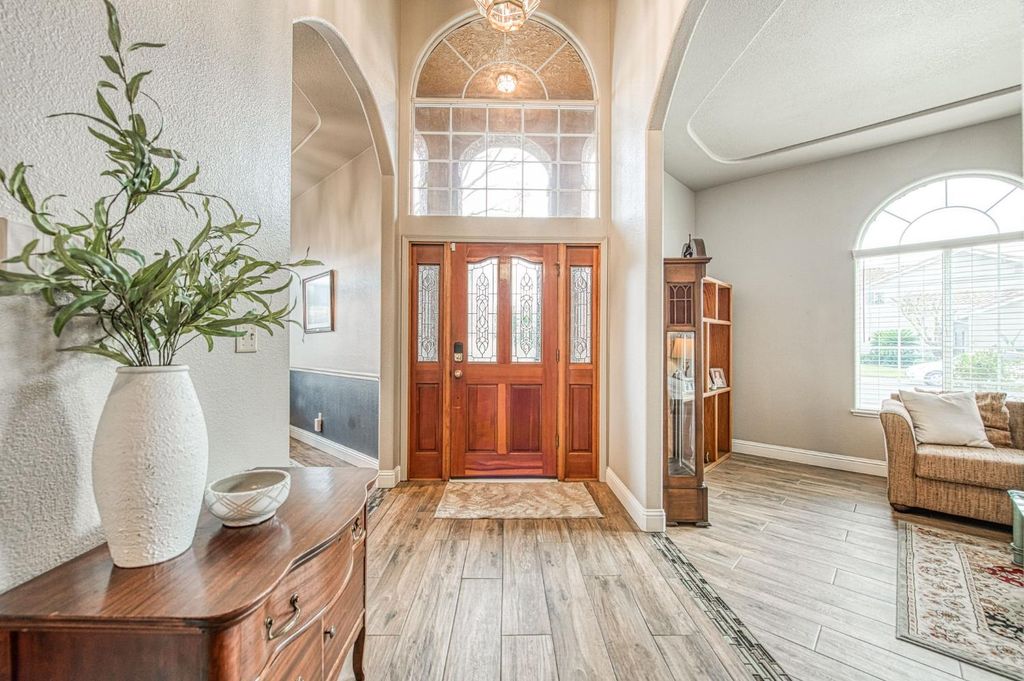 Image 27 of property listing at 753 Bedford Avenue, Clovis, CA 93611