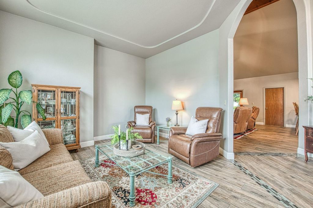 Image 30 of property listing at 753 Bedford Avenue, Clovis, CA 93611