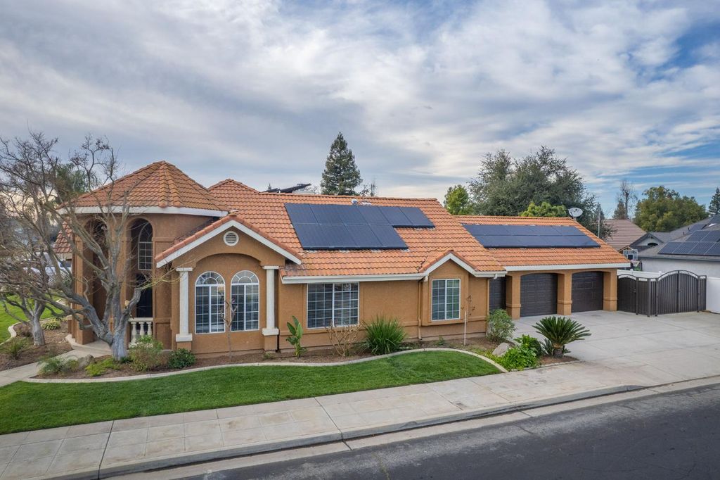 Image 38 of property listing at 753 Bedford Avenue, Clovis, CA 93611