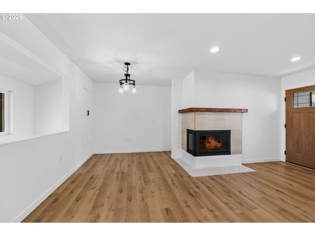 142 Ne 128TH Ave, Portland, OR 97230