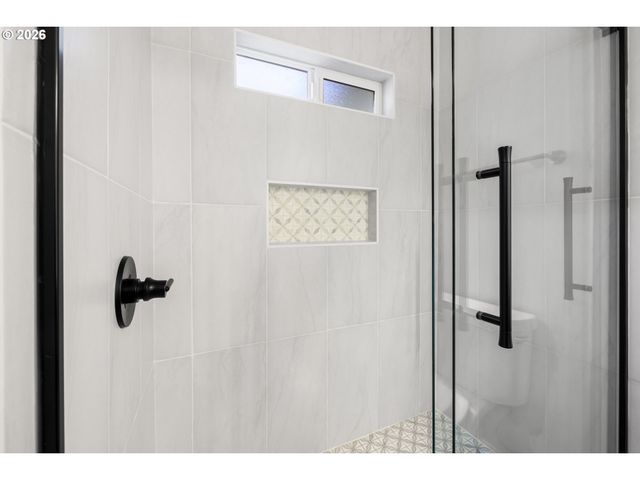 142 Ne 128TH Ave, Portland, OR 97230