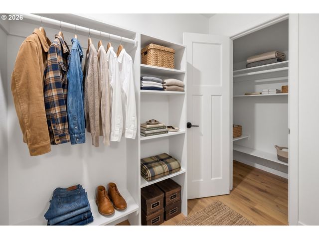 142 Ne 128TH Ave, Portland, OR 97230