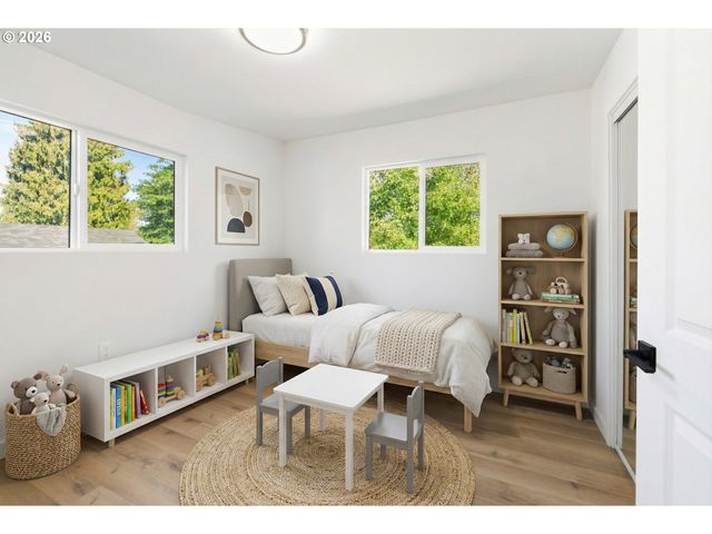 142 Ne 128TH Ave, Portland, OR 97230