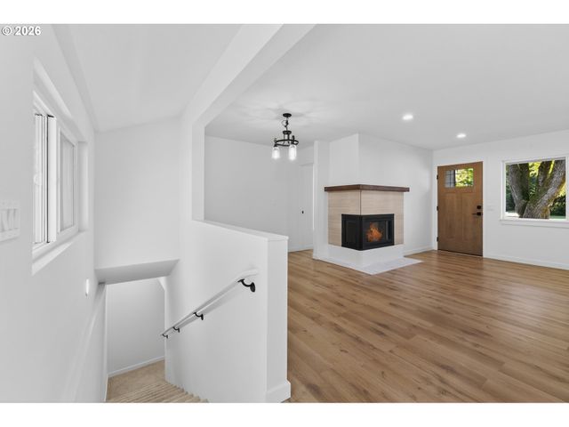 142 Ne 128TH Ave, Portland, OR 97230