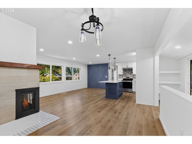 142 Ne 128TH Ave, Portland, OR 97230