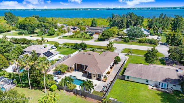 2735 S Courtenay Parkway, Merritt Island, FL 32952