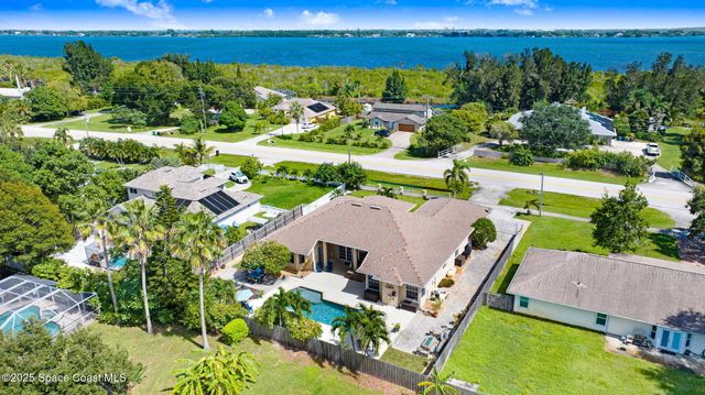 2735 S Courtenay Parkway, Merritt Island, FL 32952