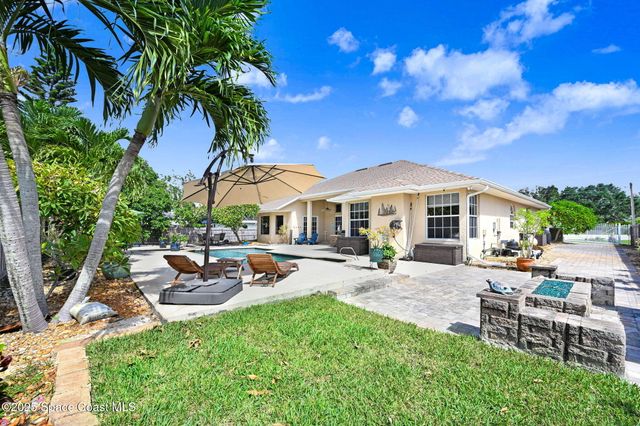 2735 S Courtenay Parkway, Merritt Island, FL 32952