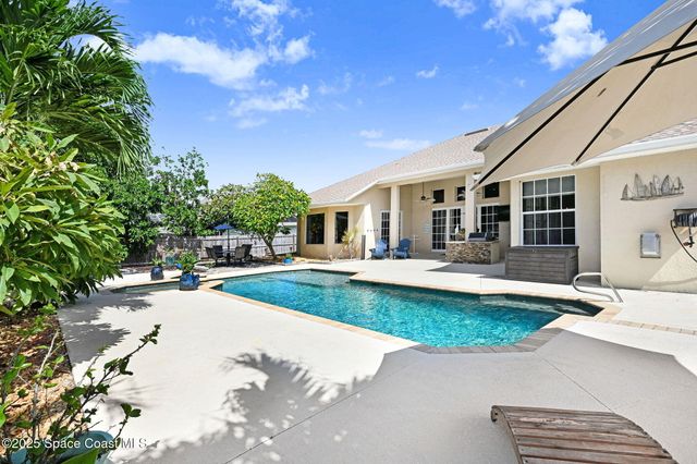 2735 S Courtenay Parkway, Merritt Island, FL 32952