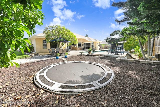 2735 S Courtenay Parkway, Merritt Island, FL 32952