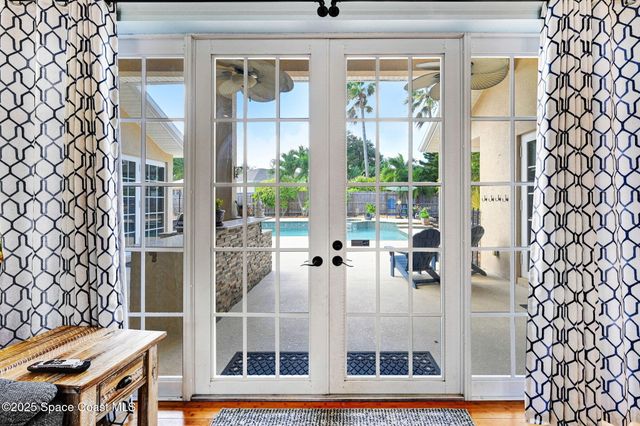 2735 S Courtenay Parkway, Merritt Island, FL 32952