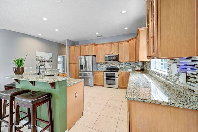 2735 S Courtenay Parkway, Merritt Island, FL 32952