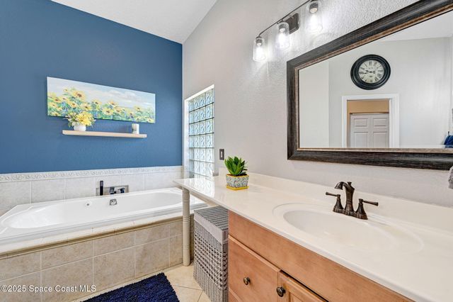 2735 S Courtenay Parkway, Merritt Island, FL 32952