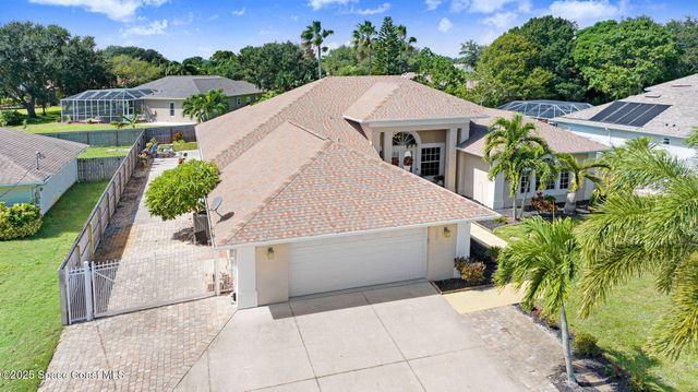 2735 S Courtenay Parkway, Merritt Island, FL 32952