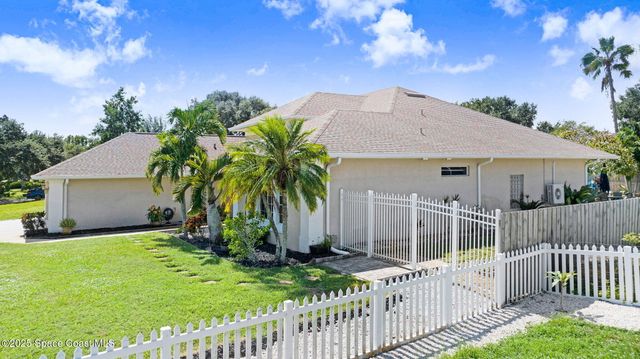 2735 S Courtenay Parkway, Merritt Island, FL 32952