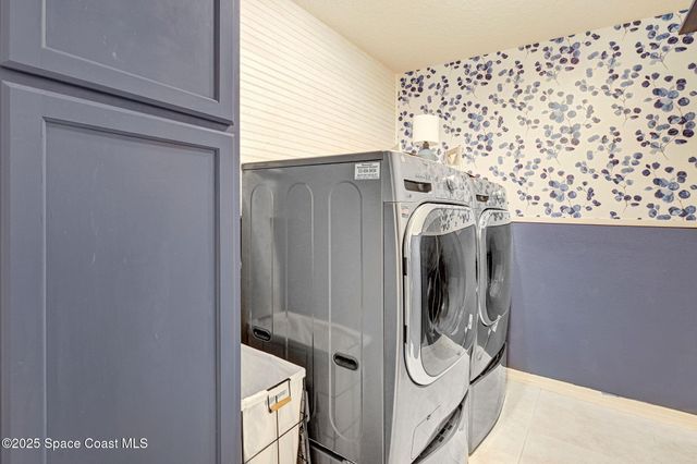 2735 S Courtenay Parkway, Merritt Island, FL 32952