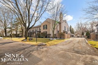 2029 Shorepointe Lane, Grosse Pointe Woods, MI 48236