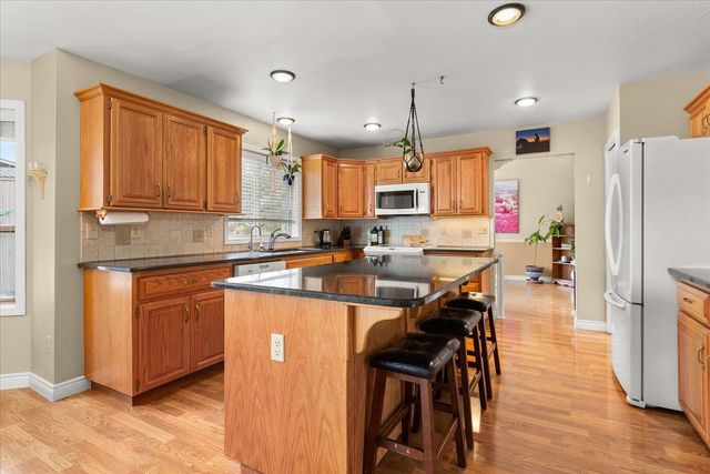 8008 E Gunning Dr, Spokane, WA 99212