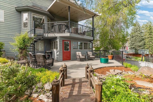 8008 E Gunning Dr, Spokane, WA 99212