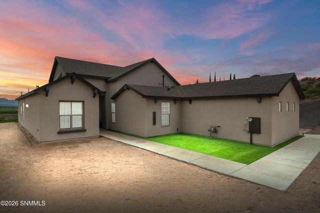 7005 Raasaf Drive, Las Cruces, NM 88005