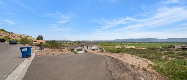 7005 Raasaf Drive, Las Cruces, NM 88005