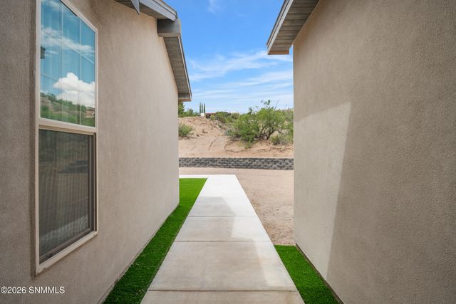 7005 Raasaf Drive, Las Cruces, NM 88005
