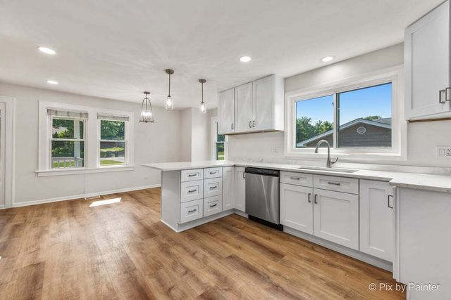 4524 Cross Street, Downers Grove, IL 60515
