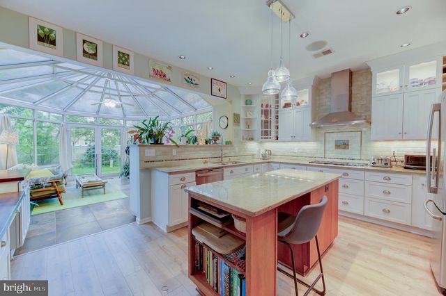 2 FANNING WAY, Pennington, NJ 08534